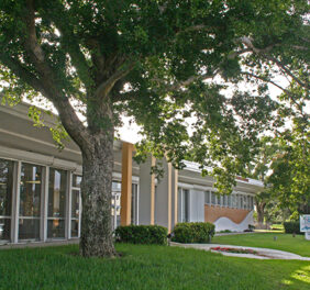 Fort Lauderdale Reading Center – Broward County library